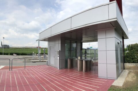 2130 - 2 Monoblocco coibentato uso bagno rivestimento alucobond